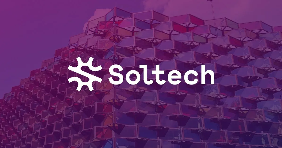 ### Så investerar du smart i soltech aktie – allt du behöver veta Solenergi är inte längre bara ett alternativ – det är en självklar framtid. Och ett bolag som står i centrum för denna utveckling är Soltech Energy Sweden. Om du är nyfiken på soltech aktie, och vill förstå varför så många småsparare och investerare sneglar åt bolaget just nu, har du kommit rätt. Här får du en lättförståelig och konkret genomgång av vad Soltech gör, hur aktien presterar, och vad som kan vara värt att tänka på inför ett eventuellt köp. ### Vad gör Soltech och varför är de så intressanta? Soltech är en helhetsleverantör av solenergilösningar, med en affärsidé som går längre än bara solpaneler. De utvecklar, installerar och optimerar system som gör det möjligt för både företag och privatpersoner att bli energiproducenter. Det betyder att Soltech inte bara säljer produkter – de erbjuder hela paketet: från projektering till underhåll. Bolaget har vuxit snabbt genom att förvärva andra aktörer inom sol, el, tak och fasad. Idag är de verksamma inte bara i Sverige utan även i Nederländerna och Spanien. Det här gör Soltech till ett företag som inte bara rider på solenergi-trenden, utan också stärker sin position genom att bredda sitt erbjudande och sin marknad. ### Soltech energy aktie – ekonomiska nyckeltal att känna till När du kikar på Soltech energy aktie är det viktigt att ha koll på hur bolaget faktiskt presterar ekonomiskt. Aktien handlas under tickern SOLT på First North Stockholm och har över 130 miljoner utestående aktier. Omsättningen per aktie ligger på cirka 18 kronor, men vinsten per aktie är just nu negativ med -2,1 kronor. Det innebär att Soltech ännu inte går med vinst, vilket är vanligt bland tillväxtbolag i energisektorn. P/e-talet är negativt (−1,05), och P/s-talet ligger på låga 0,12, vilket kan tolkas som att aktien är undervärderad i förhållande till sin omsättning – i alla fall om man tror på framtida tillväxt. Här är några viktiga siffror att känna till om du funderar på att köpa aktien: * P/e-tal: −1,05 * P/s-tal: 0,12 * Eget kapital per aktie: 5,71 kr * Direktavkastning: 0 % Dessa siffror ger en bild av ett bolag i tillväxtfas där investeringar väger tyngre än vinster just nu. ### Vad påverkar soltech aktie riktkurs? När analytiker sätter en riktkurs för en aktie, tar de hänsyn till flera faktorer: tillväxtpotential, kassaflöde, konkurrenter och externa trender. För soltech aktie riktkurs spelar förstås solenergins allt starkare roll i samhället en viktig roll. Allt fler fastighetsägare, villaägare och företag letar efter hållbara lösningar – och Soltech sitter på helheten. Att bolaget dessutom erbjuder lösningar inom laddinfrastruktur och energilagring gör det ännu mer relevant i takt med att elbilar ökar och elnätet blir allt mer belastat. Riktkurser varierar beroende på vilken analytiker du lyssnar på, men gemensamt är att många ser en uppsida i aktien, särskilt om bolaget lyckas vända förlust till vinst under de kommande åren. ### Soltech energy sweden aktie i praktiken – så här tänker investerare För den som gillar att investera i gröna bolag kan Soltech energy sweden aktie vara ett spännande case. Det är en aktie som lockar investerare med lång horisont – sådana som är villiga att vänta på att bolagets strategi med expansion och förvärv ska bära frukt. Aktien är dock inte utan risk. Som med många tillväxtbolag är lönsamheten inte där än, och kursen kan vara volatil. Men för dig som tror på solenergi som en hörnsten i framtidens energisystem, finns det mycket som talar för att Soltech har en stabil position att bygga ifrån. ### Så påverkar Soltechs affärsmodell värdet på aktien Soltech jobbar inte bara med att sälja produkter – deras styrka ligger i att de är en helhetsleverantör. Genom att kunna erbjuda allt från planering till service skapar de långsiktiga kundrelationer. Det här stärker inte bara kassaflödet över tid, utan ger även förutsättningar för återkommande intäkter. Affärsmodellen bygger också på strategiska förvärv. Istället för att bara växa organiskt, köper Soltech upp bolag inom solenergi, tak, fasad och el – branscher som alla hänger ihop med solenergilösningar. Det innebär att bolaget snabbt kan bredda sitt erbjudande och växa i nya marknader. Detta skapar en extra dimension för dig som investerare – för varje nytt bolag som förvärvas kan värdet på Soltech öka, vilket också påverkar soltech aktie på börsen. ### Vem passar soltech aktie för? Alla investeringar har sin typ av investerare – och Soltech är inget undantag. Den här aktien passar särskilt dig som: * Tänker långsiktigt och är villig att vänta på framtida avkastning * Tror på förnybar energi som en megatrend * Gillar bolag med tydlig tillväxtstrategi och bred verksamhet * Inte är rädd för volatilitet eller kortsiktig osäkerhet Om du däremot söker stabil utdelning eller bolag som redan nu är lönsamma, finns det andra alternativ som passar bättre. ### Soltech aktie i framtidens energilandskap När du blickar framåt i energibranschen är det tydligt att det sker en stor omställning – både i Sverige och i Europa. Soltech har lyckats positionera sig som en nyckelspelare genom att kombinera teknik, installation och rådgivning i ett och samma paket. Samtidigt som elnätet blir allt mer belastat, växer behovet av lokal energiproduktion – något som Soltechs lösningar direkt möter. I takt med att elbilar och smarta hem blir vanligare, ökar efterfrågan på helhetslösningar för energihantering, något bolaget redan erbjuder. För dig som investerare betyder det att Soltech är mer än bara ett solpanelsföretag – de är en möjliggörare för framtidens elförsörjning. Och just det är varför många väljer att investera i soltech aktie.